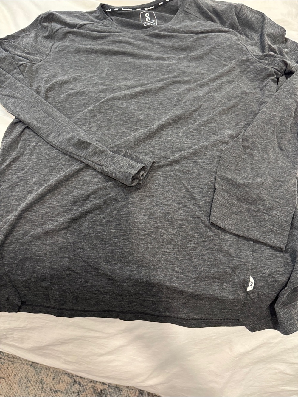 On Running Men’s Long Sleeve Performance Tee — Charcoal Heather